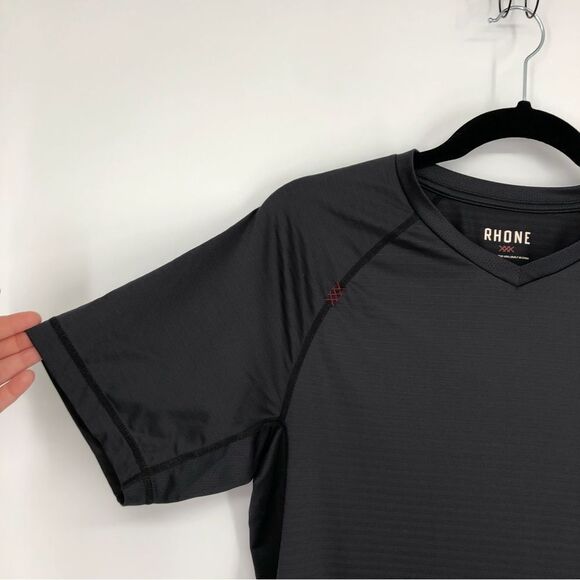 Rhone Sentry Lightweight V Neck T-Shirt Gray Size Small - Picture 2 of 6